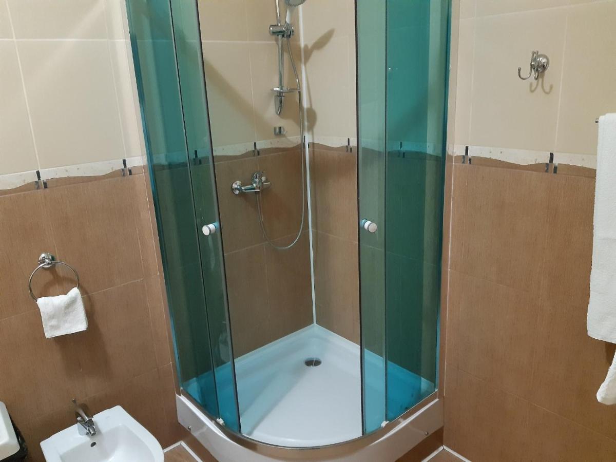 In Hotel Kamianets-Podilskyi Luaran gambar