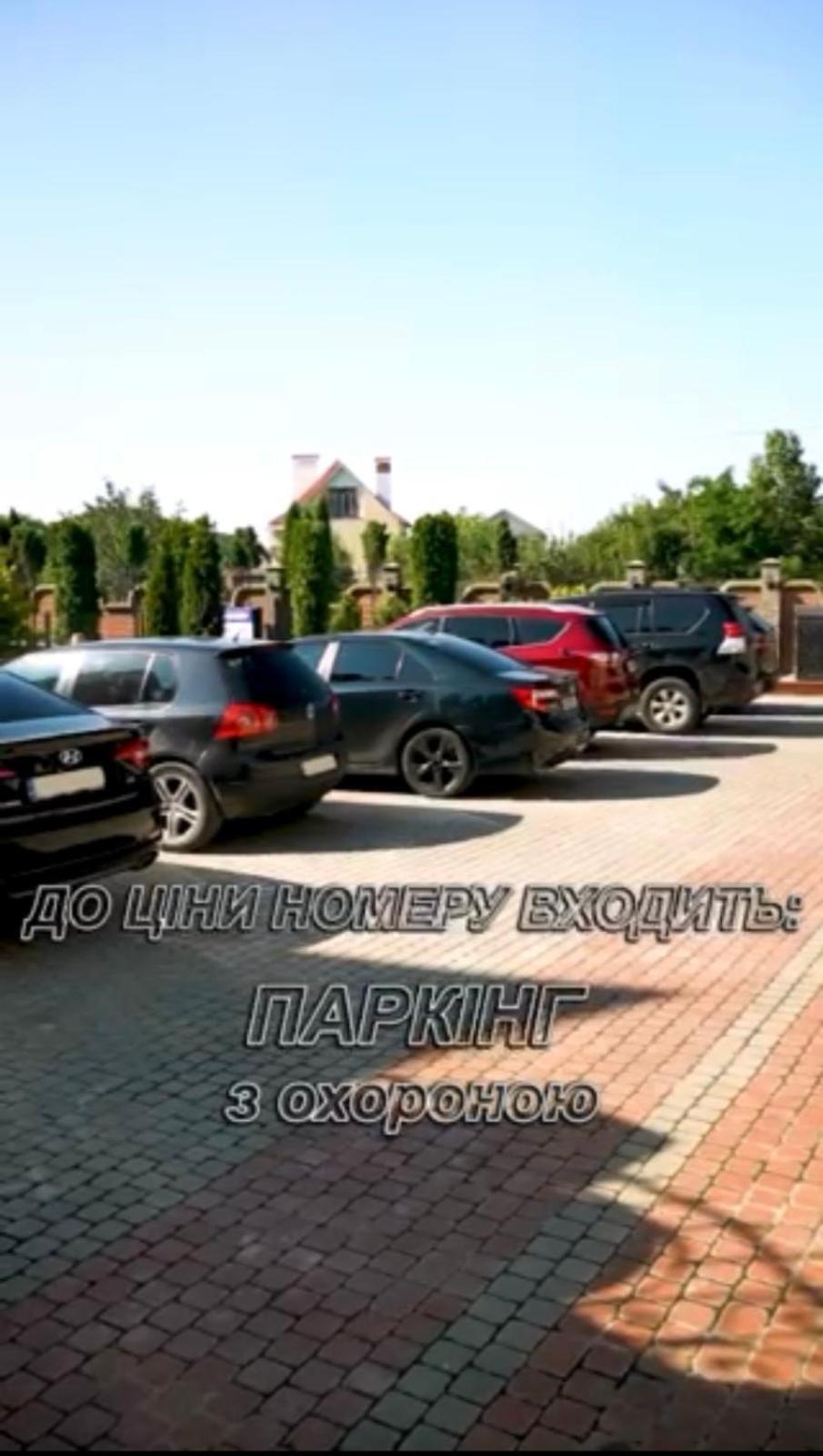 In Hotel Kamianets-Podilskyi Luaran gambar
